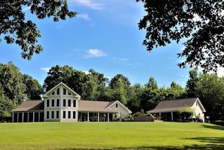 410 Peninsula Dr, Eddyville, KY 42038