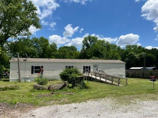 401 S Maple St, Carterville, MO 64835