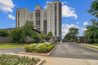717 S Riverside Dr Unit 410, Memphis, TN 38103