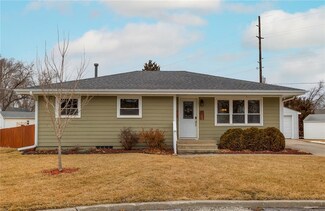 1608 Chance Ct, Adel, IA 50003