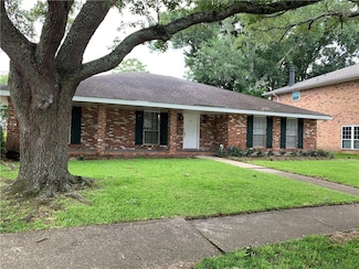 17 Doescher Dr, Harahan, LA 70123