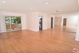 416 N Oakhurst Dr Unit 205, Beverly Hills, CA 90210