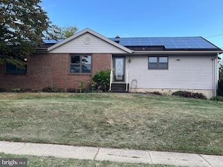 126 E 7th St, Burlington, NJ 08016