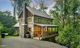 636 Jess Field Rd, Gatlinburg, TN 37738