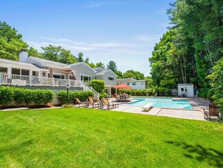 91 Lagrange St, Chestnut Hill, MA 02467