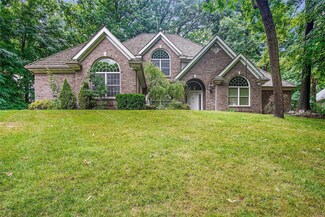 6 Oxford Ln, Glen Carbon, IL 62034