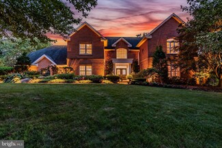 1 Westwind Dr, Lemoyne, PA 17043