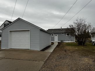 903 13th St S, Virginia, MN 55792