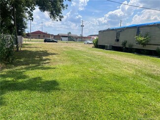 828 Shady Ln, Westlake, LA 70669