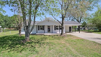 40 Francis Ct, Rogersville, AL 35652