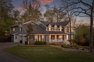 18 Whispering Pines Dr, Signal Mountain, TN 37377