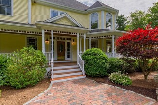 34 Brookfield Rd, Dover, MA 02030