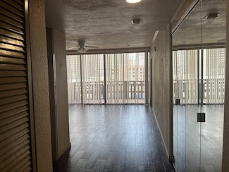 2016 Main St Unit 911, Houston, TX 77002