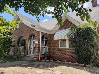 2946 Lipscomb St, Fort Worth, TX 76110