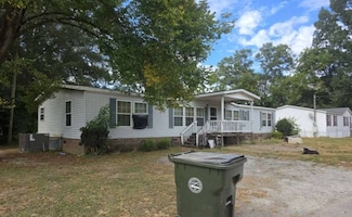 404 Milford St, Mount Olive, NC 28365