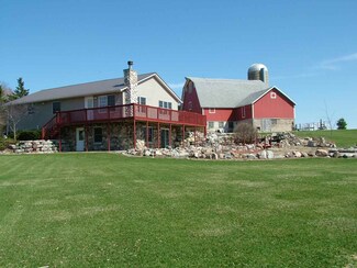 W8641 Mulberry Rd, Fox Lake, WI 53933