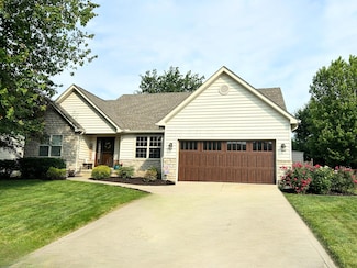 2461 Abbey Knoll Dr, Lewis Center, OH 43035