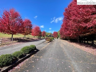 5 Twin Oaks Mountain Blvd, Sparta, NC 28675