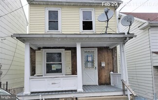 1437 Hemlock St, Coal Township, PA 17866
