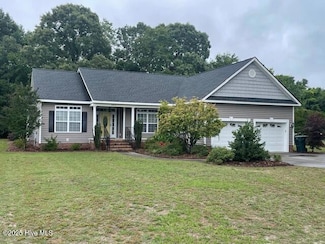 353 Hayfield St, Elizabethtown, NC 28337