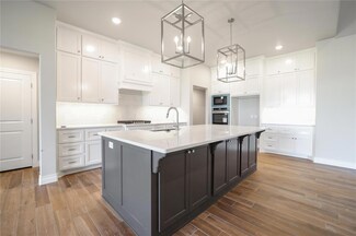 5800 Lantana Ln, Edmond, OK 73034