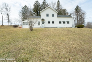 123 Poyneer Rd, Nassau, NY 12123