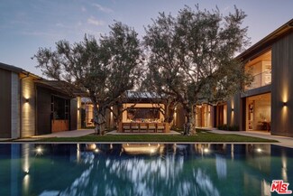 942 N Alpine Dr, Beverly Hills, CA 90210