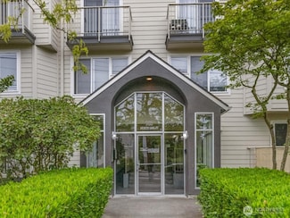 903 N 130th St Unit 301, Seattle, WA 98133