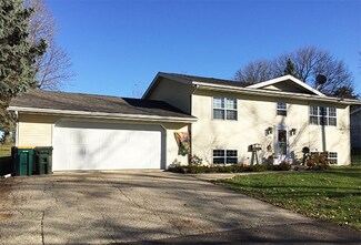 400 Booth St, Fox Lake, WI 53933