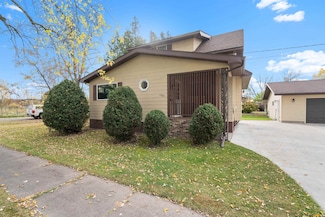 1702 N 60th St, Superior, WI 54880