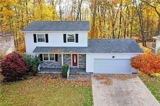 1760 Dumont Dr, Mineral Ridge, OH 44440