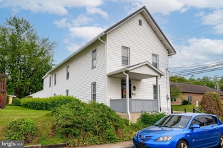 41 S 3rd St, Halifax, PA 17032