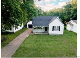 2822 Garland St, Muskogee, OK 74401
