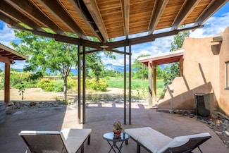 1 Alegro Ln, El Prado, NM 87529