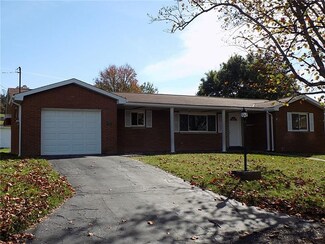 221 Clark Ave, Burgettstown, PA 15021