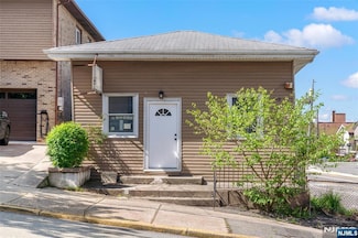 418 E Brinkerhoff Ave, Palisades Park, NJ 07650