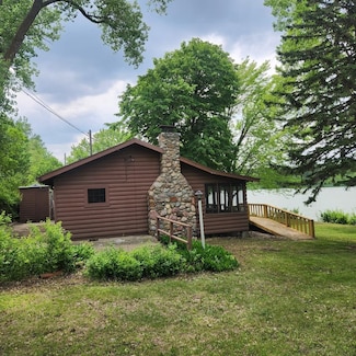 171 Beaver Beach Rd, Utica, SD 57067