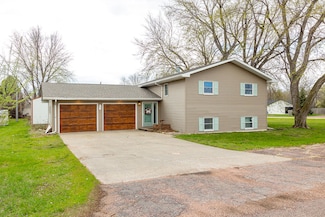 1141 Vermillion St, Centerville, SD 57014