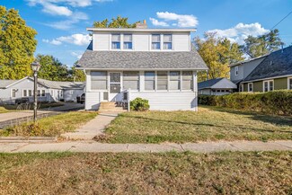 338 Sycamore Ln, Machesney Park, IL 61115