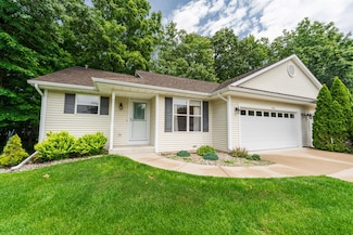 9658 Palmetto Ct Unit 83, Portage, MI 49002