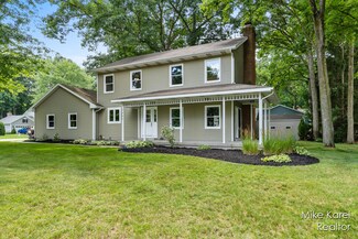 7335 Hidden Forest Dr, Hudsonville, MI 49426