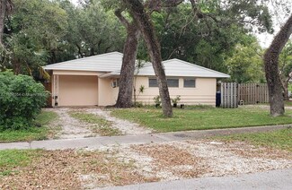 813 SW 16th Ct, Fort Lauderdale, FL 33315