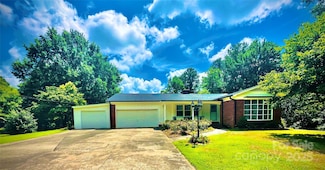 2405 Forrestbrook Dr, Kannapolis, NC 28083