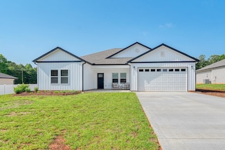572 Sand Clay Rd, Chesnee, SC 29323