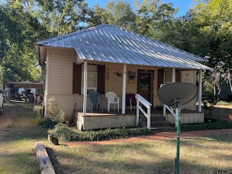 703 E Terrell Ave, Crockett, TX 75835