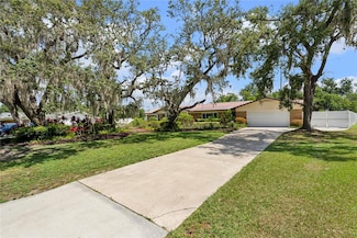 708 Westwood Cir, Brandon, FL 33511