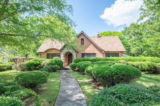 506 Greensboro St, Starkville, MS 39759