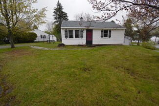3 Roger St, Bangor, ME 04401