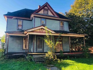 107 E Carroll St, Kentland, IN 47951