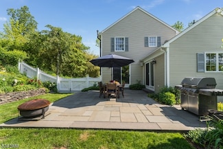 426 Pittstown Rd, Pittstown, NJ 08867